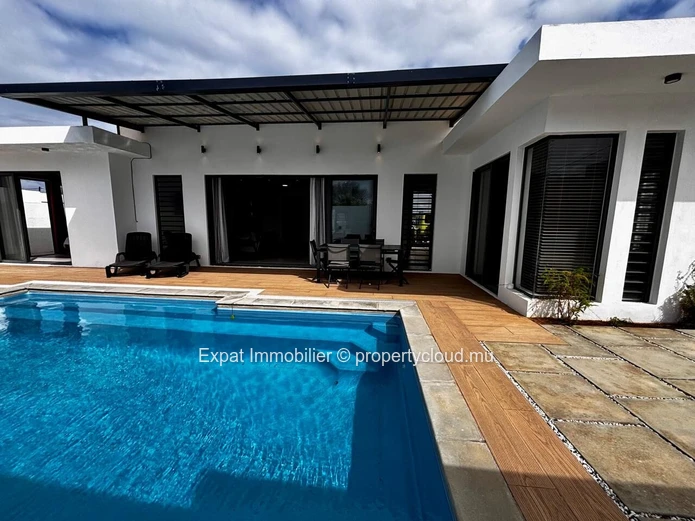 Villa De Plain-Pied 3 Chambres, Grands Volumes Et Piscine 12 M – Pereybere