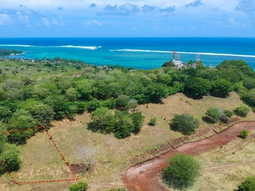 Residential land of 2,516m² with sea view. IRS SCHEME