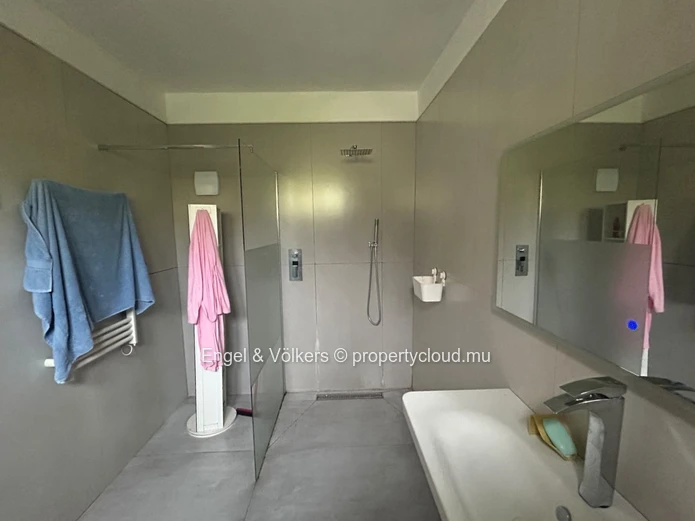 Charming Family Home for Sale in Curepipe – Reserved for Mauritian Citizens