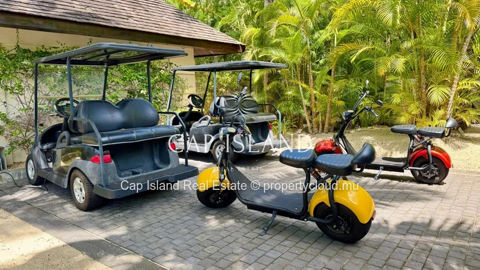 Villa d’exception sur le golf, jardin tropical et vue mer