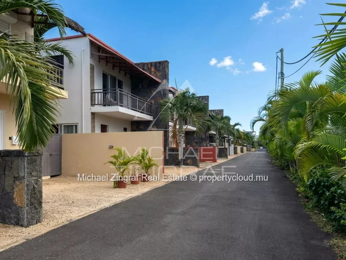 Modern Duplex with Jacuzzi in Pointe aux Piments