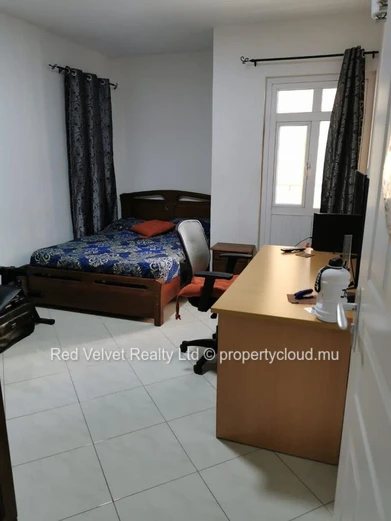 Spacieux appartement de 4 chambres à vendre à Sodnac, Quatre Bornes
