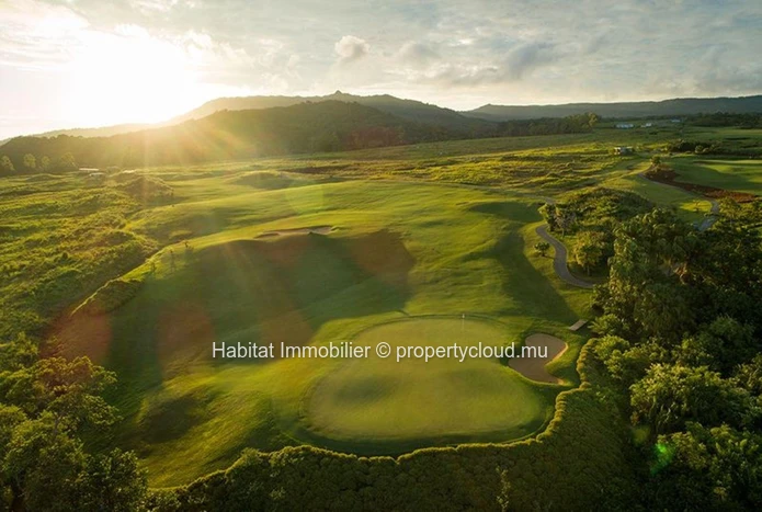 Terrain à vendre dans la communauté sécurisée d'Avalon Golf Estate, à Bois Chéri
