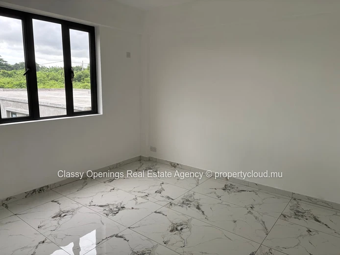 Marble-Floored 3-Bed Penthouse in Highlands, Vacoas