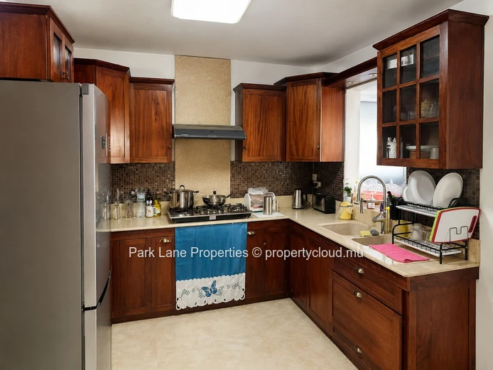 For Rent – Four-Bedroom Duplex with Open Views in Péreybère