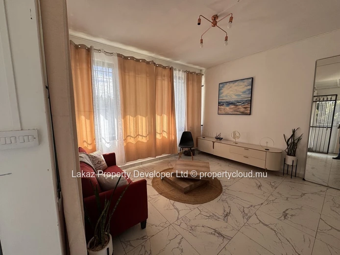 Duplex meublé de 3 chambres à louer à Pointe aux Canonniers