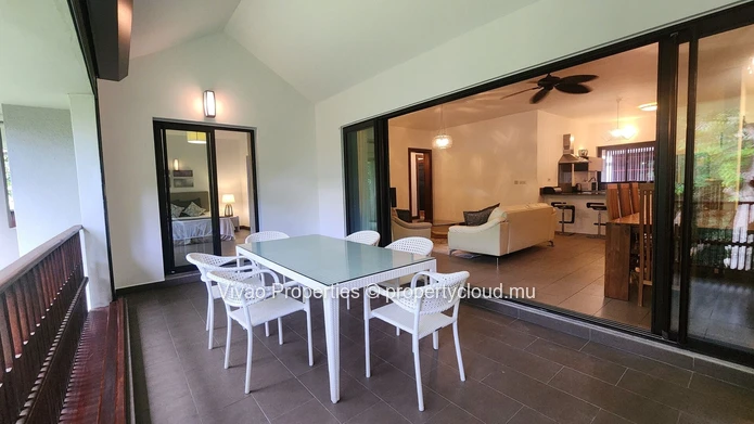Appartement meublé 3 chambres à louer à Moka (172m²). Magnifique environnement donnant sur la rivière. Ref 16186.