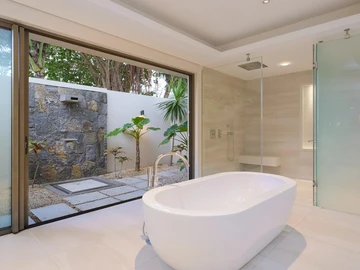 5 Bedroom Villa