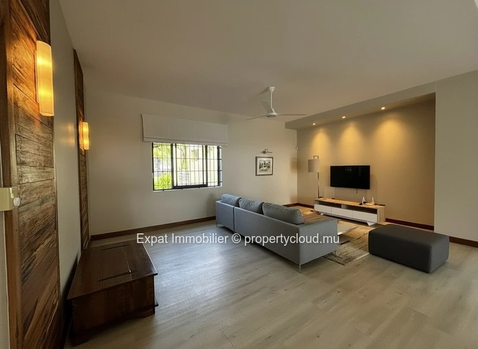 Spectacular 400 M² Villa Set In 6,000 M² Of Landscaped Gardens – Daruty Forest
