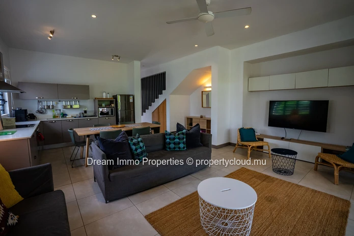 Spacious 3-bedroom duplex with private pool and riverfront garden in Black River – Mauritius