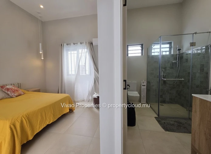 Villa individuelle de 2 chambres en-suite avec piscine privée à louer à Péreybère