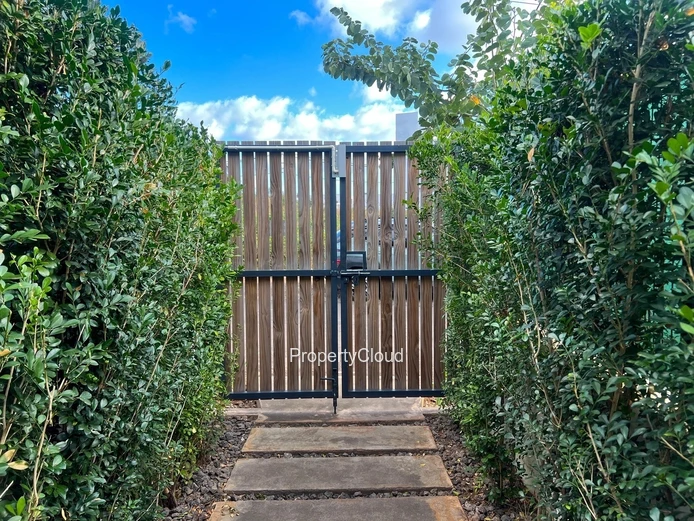 For Rent - 3-Bedroom Apartment - Albion