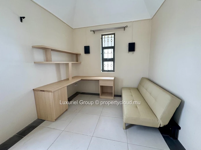 Refined Family Villa in Mont Choisy – Privacy, Comfort and Prime Location