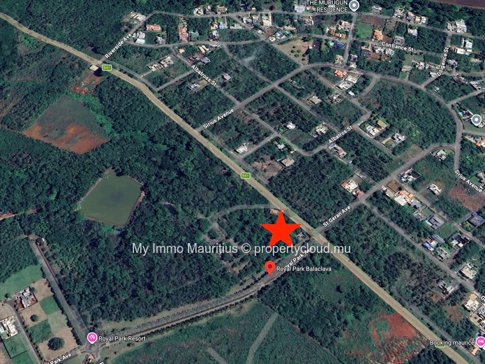 Terrain commercial à Balaclava – Idéal pour promoteurs