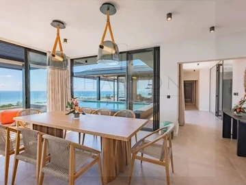 4 Bedroom Villa
