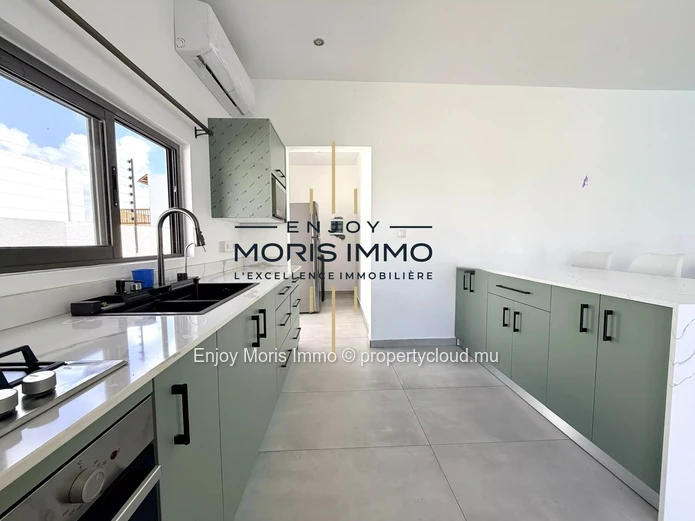 Modern 3-bedroom villa with pool in Grand Baie