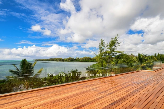 Magnifique Penthouse de 4 Chambres avec Vue Époustouflante sur le Lagon à Azuri Golf & Beachfront Village. 