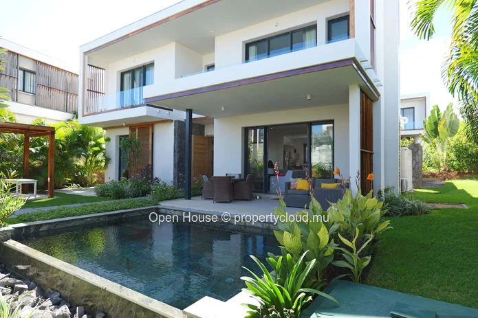 3-Bedroom PDS Villa with Private Pool for Sale in Tamarin