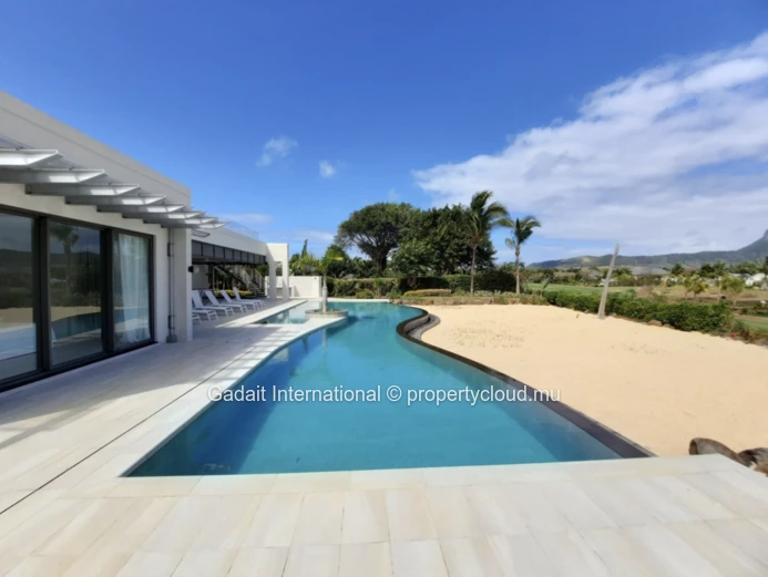 Villa de Luxe à Anahita : Location avec Vue Imprenable sur le Golf