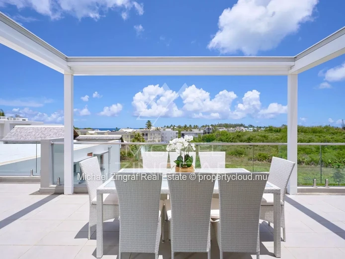 3-Bedroom Penthouse in a Modern Residence – Trou aux Biches