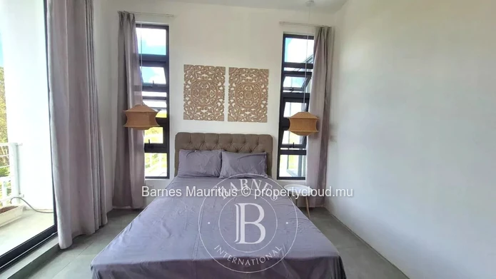 TROU AUX BICHES – Villa contemporaine à étage avec piscine – 3 chambres