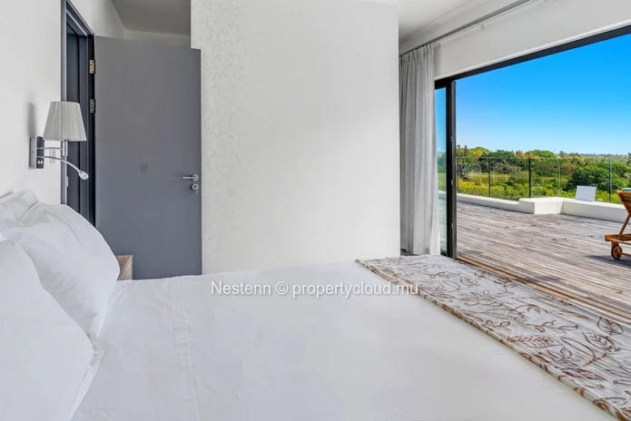 Superbe penthouse de 3 chambres en résidence sécurisée face à la mer