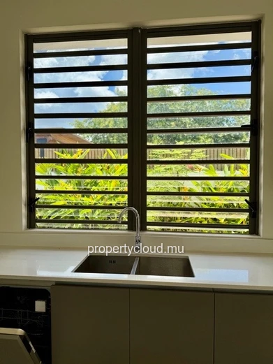 Villa F4 avec piscine Vivez dans le luxe et le confort proche centre commercial de la Croisette de Grand Baie dans un...