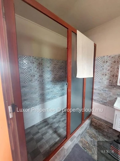 Beau triplex entièrement meublé à louer (longue et courte durée) – Melville, Grand Gaube