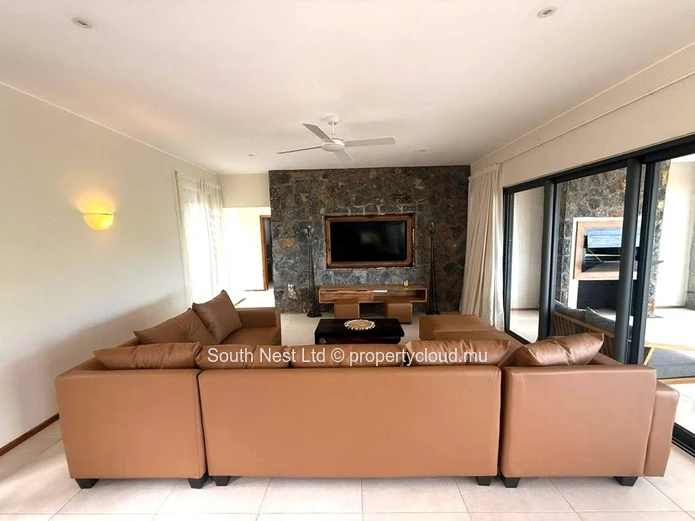 Villa contemporaine de luxe avec vue panoramique sur Le Morne – Rivière Noire