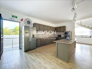 4 Bedroom Villa