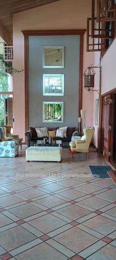 Executive House for Sale , Prestigious Floreal Area.
