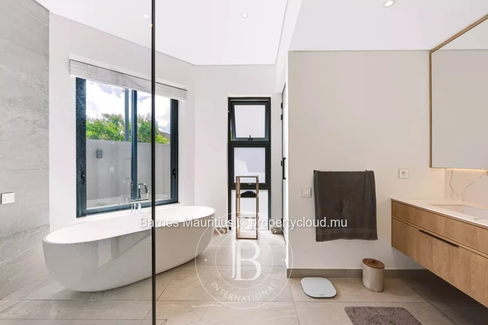 MONT CHOISY - Villa - 4 Bedrooms