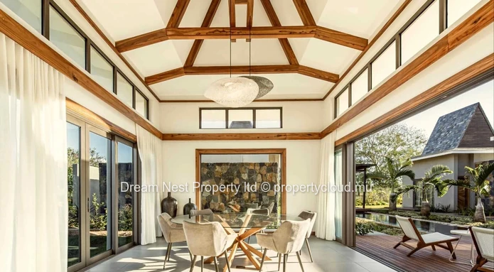 Tropical Elegance – 4-Bedroom Villa Steps from the Beach in North Mauritius