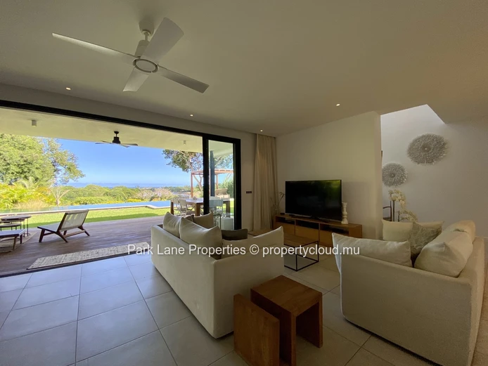 Luxurious 4 bedroom villa with prime positioning and gorgeous sea and river views.