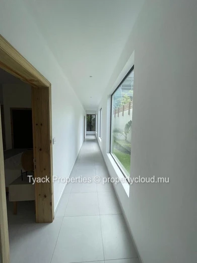 Spacious Luxury Villa with Private Amenities – Grand Baie