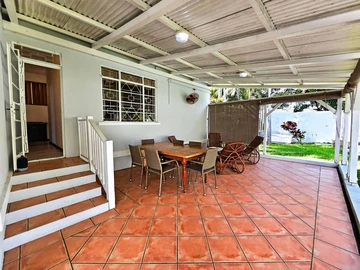 5 Bedroom Villa
