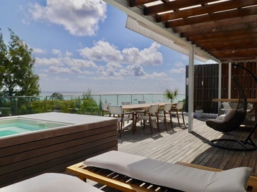 4 Bedroom Apartment
