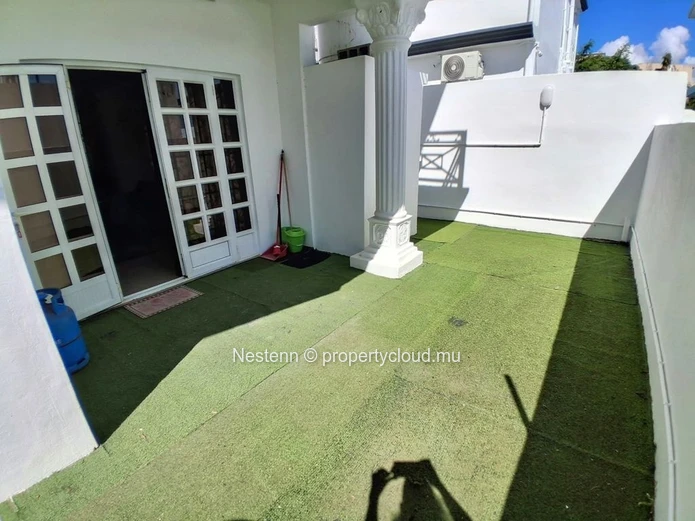 Péreybère – Ground Floor Apartment With Pool In A Sought-After Neighborhood