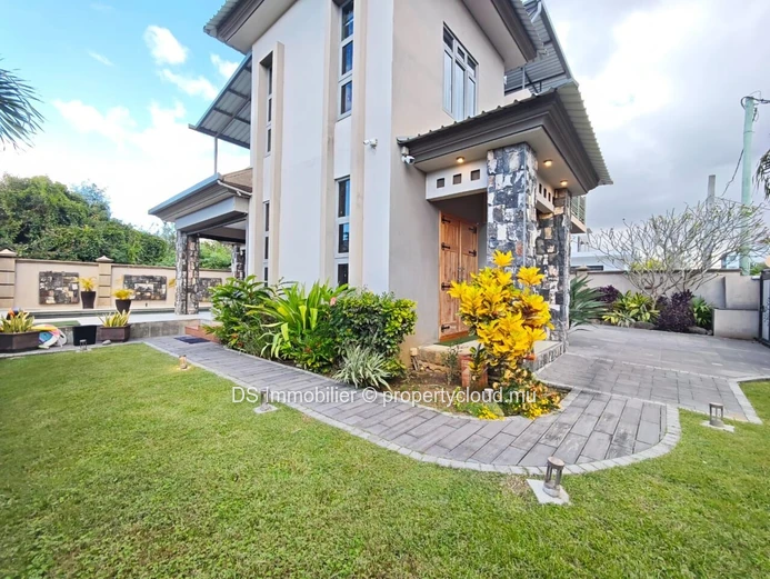 À Louer – Villa 4 Chambres Avec Piscine -Mont Choisy -Nord