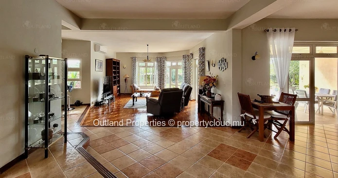 Maison spacieuse avec piscine et grand jardin - Tamarin