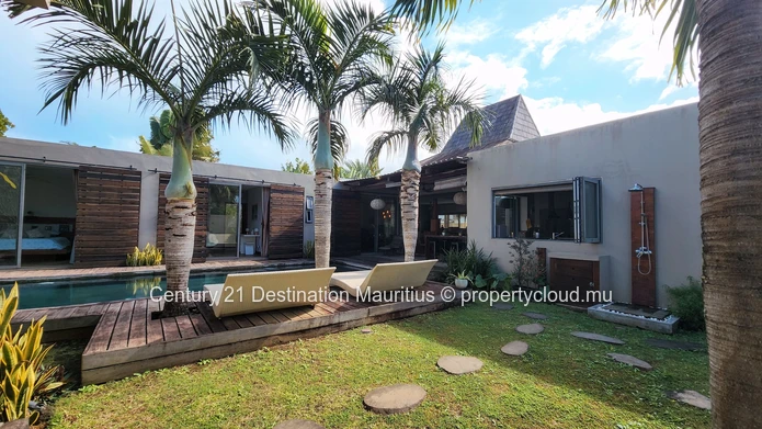 Resale Villa | Pereybere | Balinese-Style Architecture | Private Pool