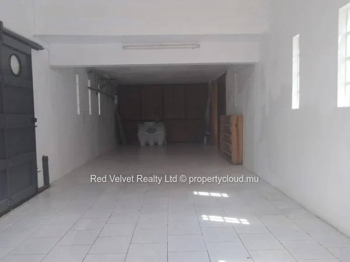 Maison de 3 chambres à vendre à Roches Brunes | Meublée | Jardin privé
