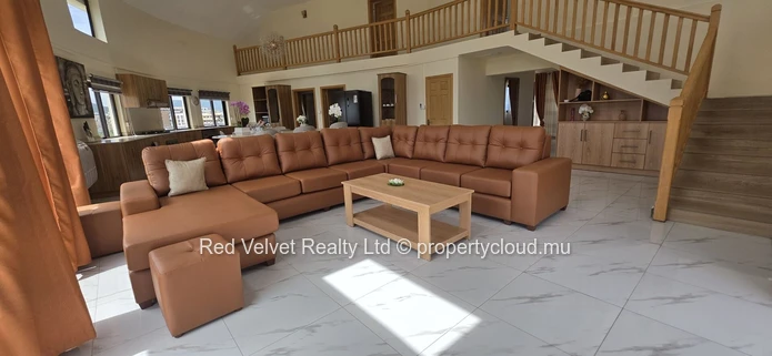 Penthouse de luxe 4 chambres avec vue sur l'océan et grande terrasse – Flic en Flac | Rs 80,000