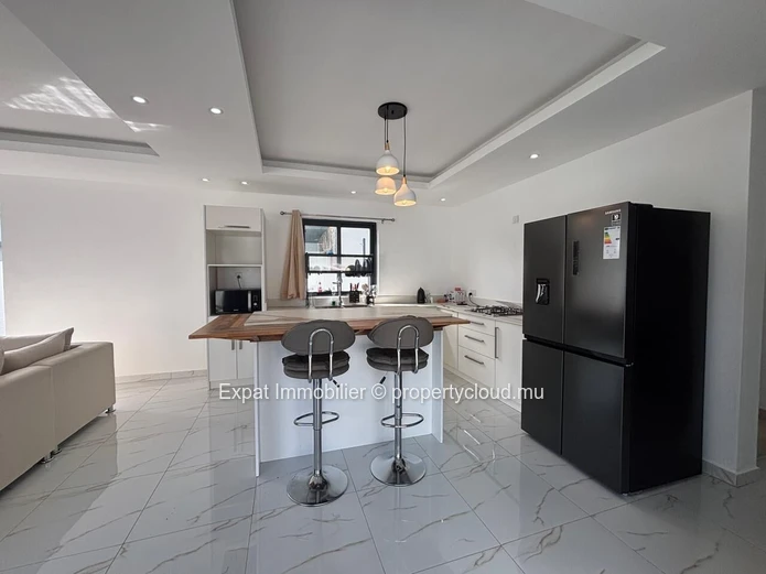 New Villa With Pool In Calodyne – 2 Minutes From Intermart