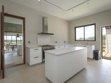 4 Bedroom Villa
