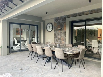 8 Bedroom Villa