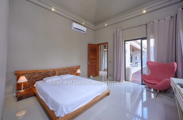 4-Bedroom En-Suite Villa with Office in Grand Baie
