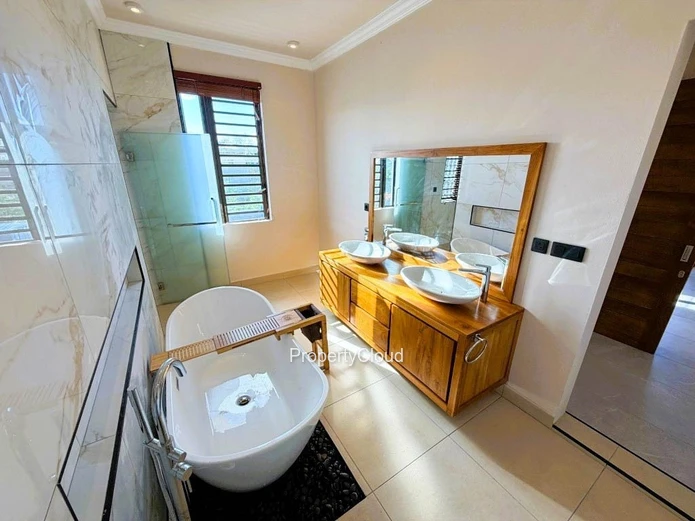 Élégante Villa De 4 Chambres À Vendre – Trou Aux Biches, Nord