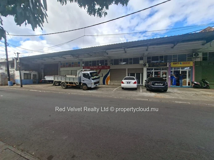 Commercial Space for Rent, Roche Bois