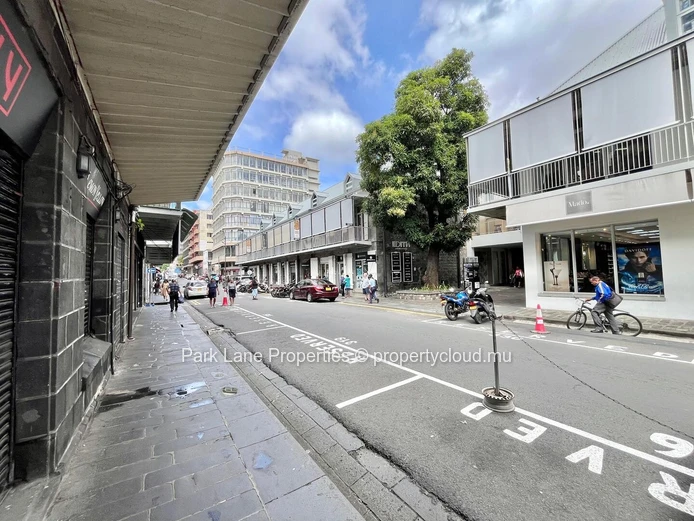 Immeuble Commercial de Premier Choix à Vendre – Port Louis